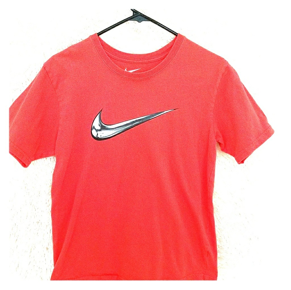 Boy's large orange Nike shirt